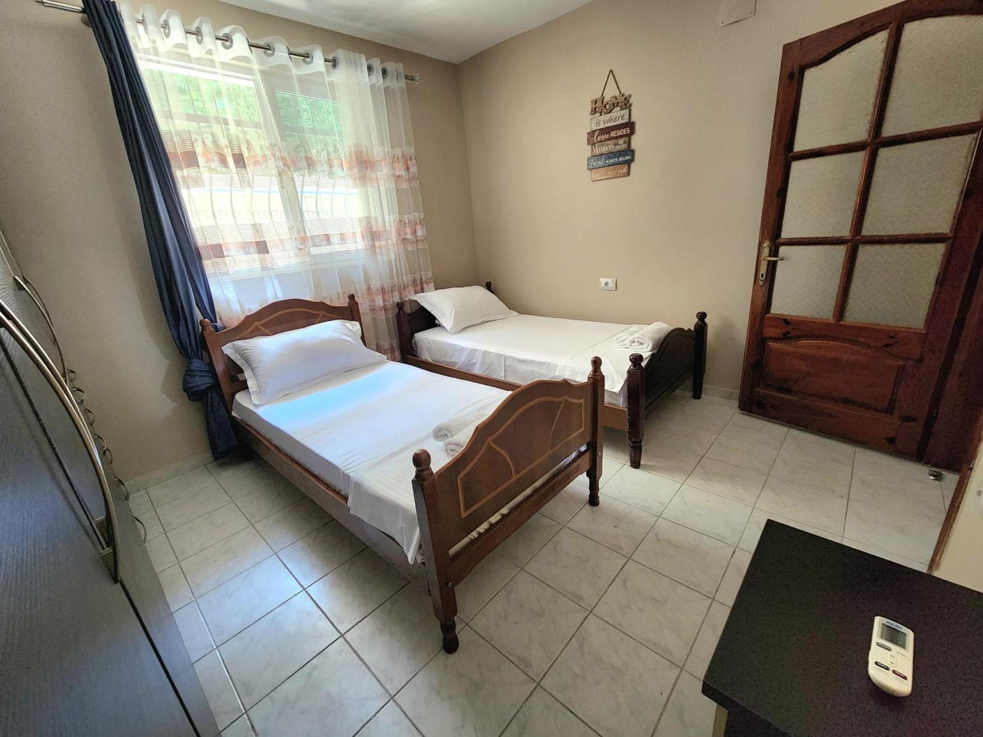 Eden Guesthouse Durres Ngoại thất bức ảnh